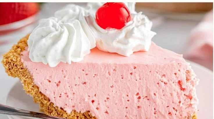 Strawberry Cool Whip Pie