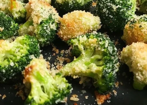 Air Fryer Garlic Parmesan Broccoli Bites