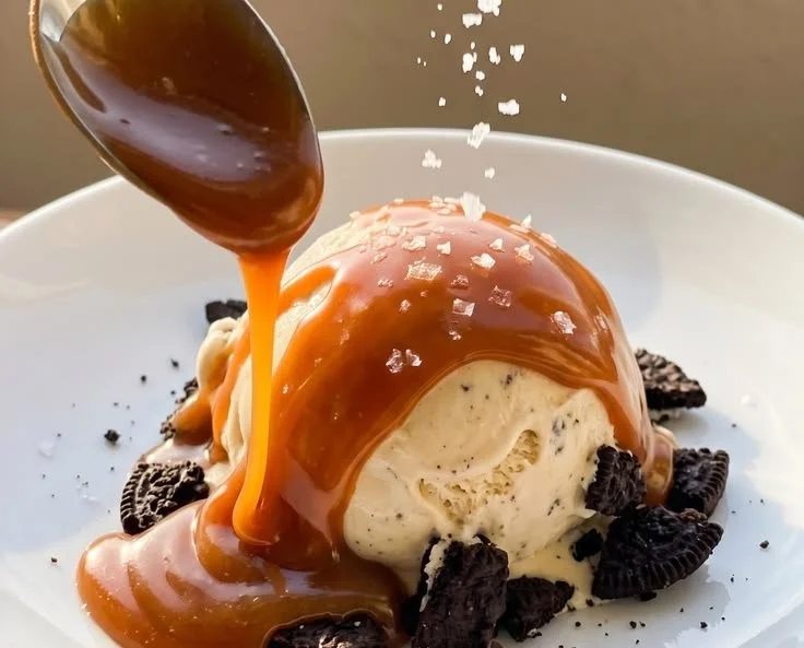 Delicious Sea Salt Caramel Oreo Ice Cream served in a bowl with toppings